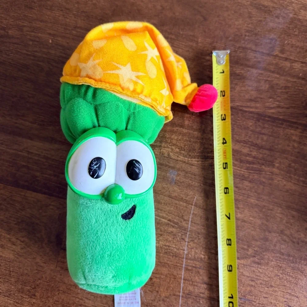 Vintage 1999 Fisher Price VeggieTales Junior Asparagus Light Up Plush Toy 77491